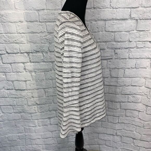 Gibson & Latimer vneck stripe top w/side slits & flare sleeve grey & white sz S - Picture 7 of 11
